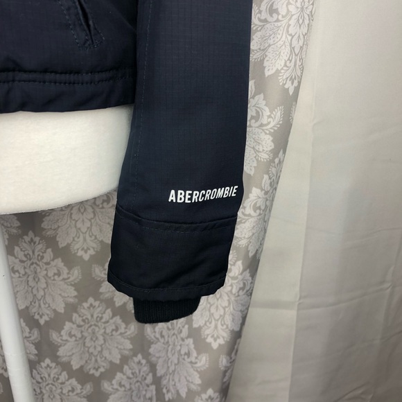 The A & F all season weather warrior jacket - Picture 6 of 8